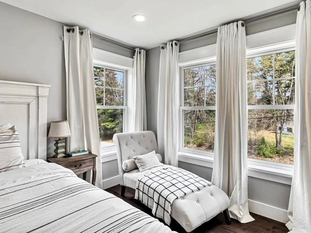 12 Kristen Dr, Colchester, VT 05446