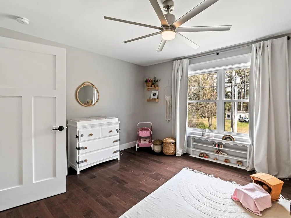 12 Kristen Dr, Colchester, VT 05446