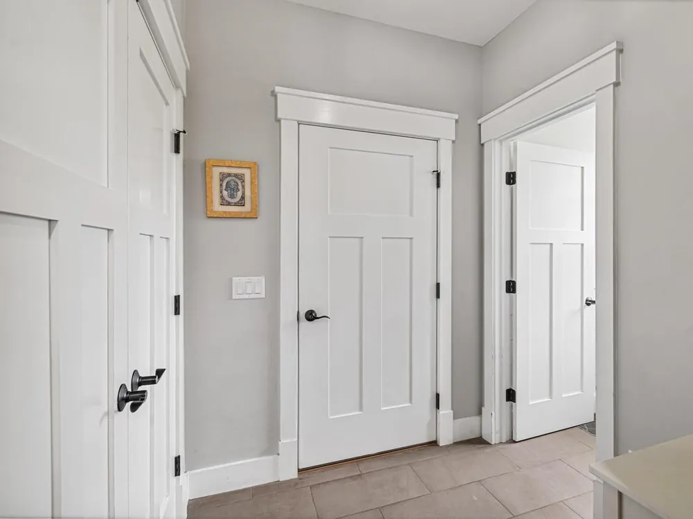 12 Kristen Dr, Colchester, VT 05446