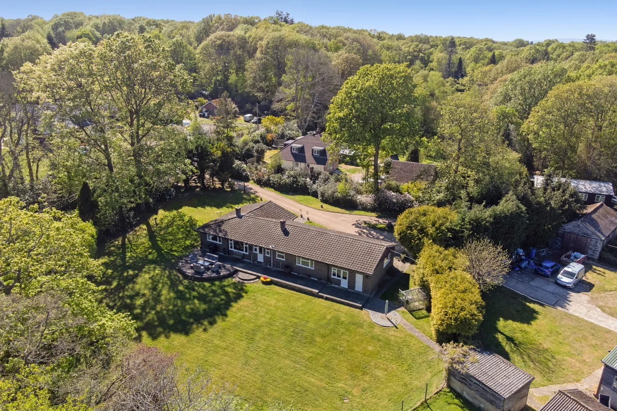 Cuttinglye Road, Crawley, RH10 photo 8