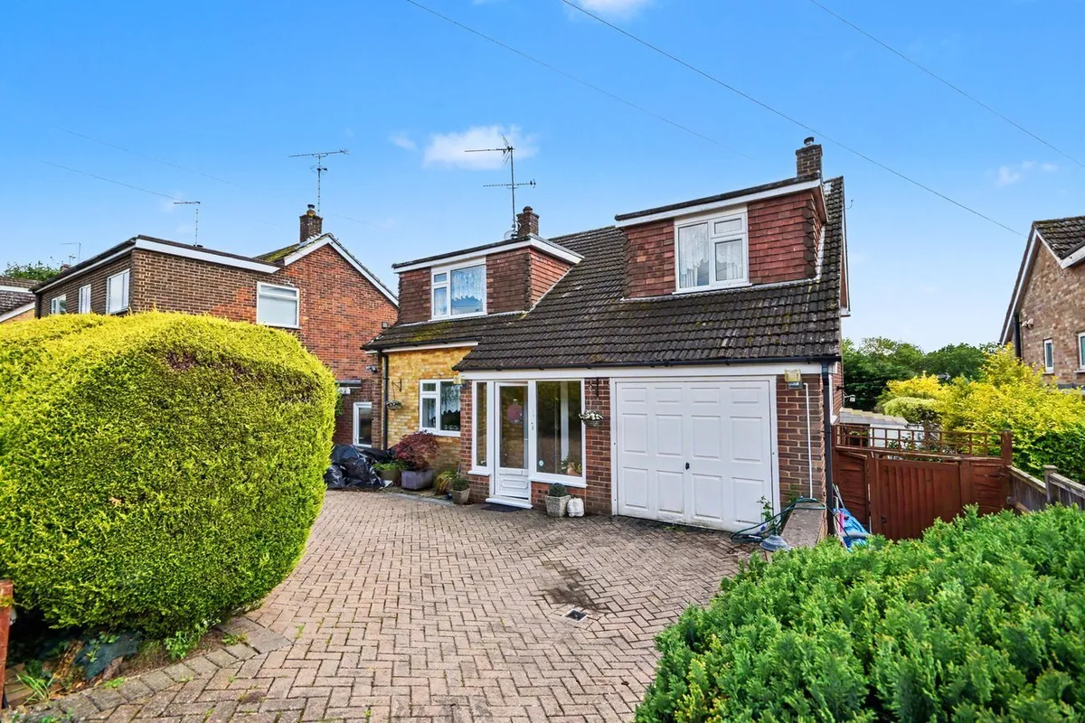 Farnham Park Close, Farnham, Surrey, GU9