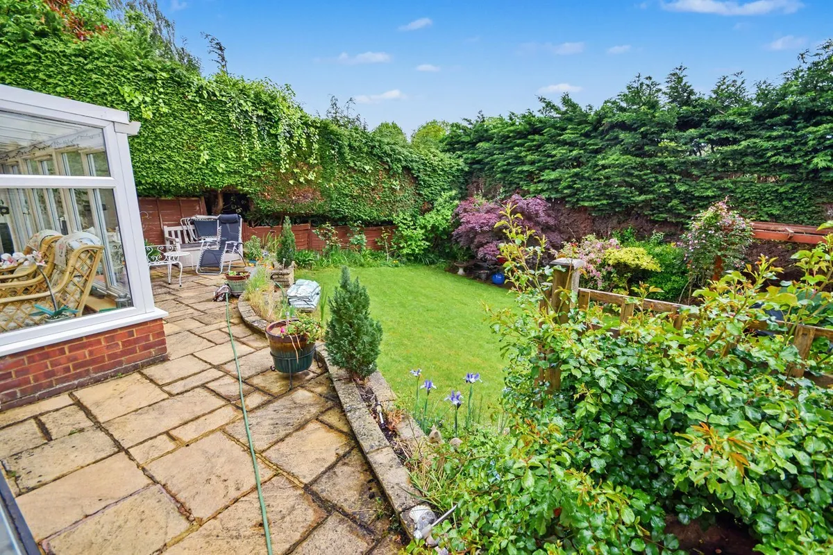 Farnham Park Close, Farnham, Surrey, GU9