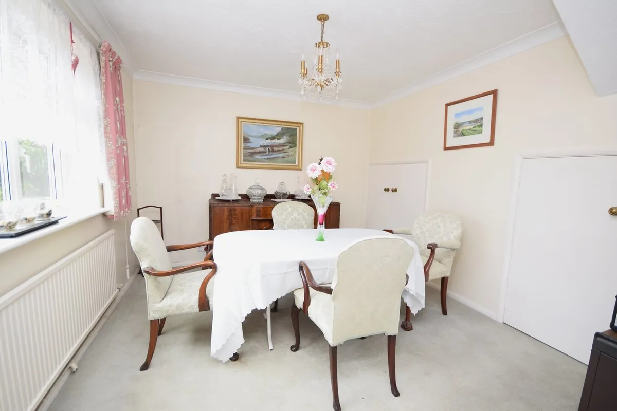Farnham Park Close, Farnham, Surrey, GU9