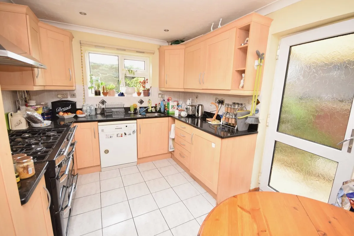 Farnham Park Close, Farnham, Surrey, GU9