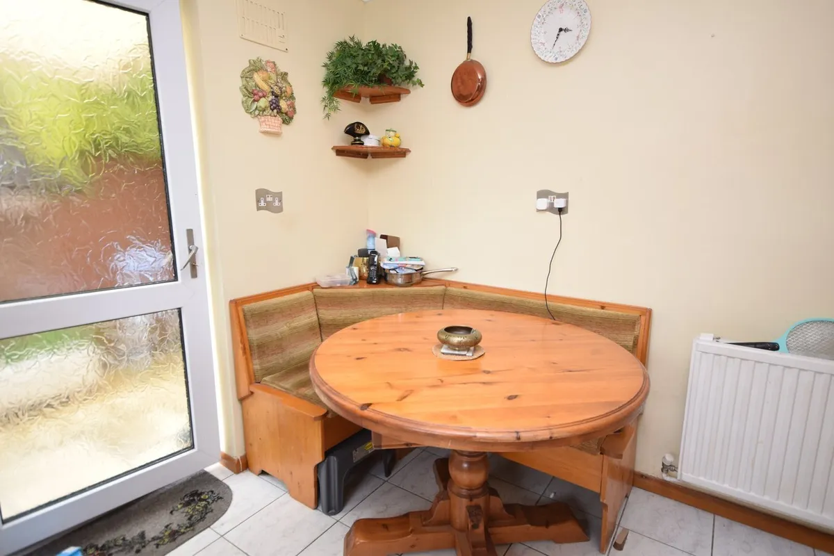 Farnham Park Close, Farnham, Surrey, GU9