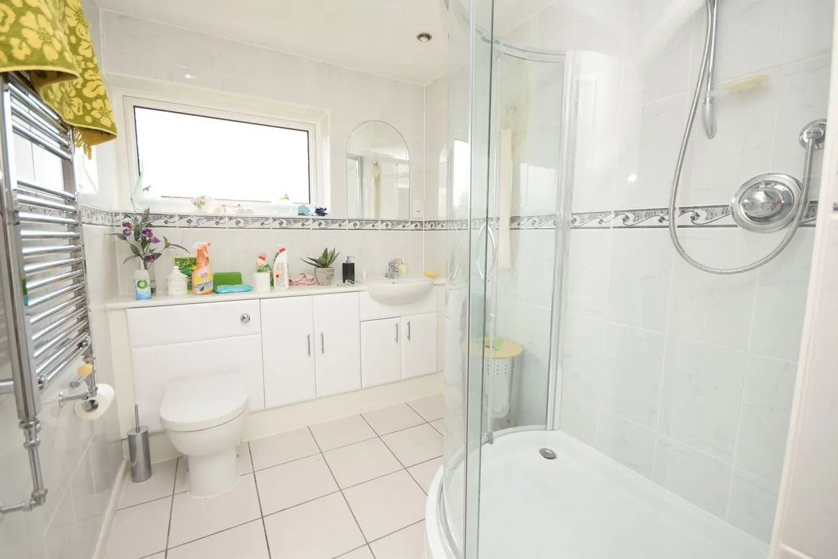 Farnham Park Close, Farnham, Surrey, GU9