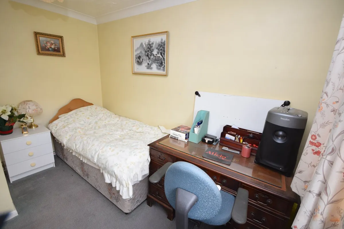 Farnham Park Close, Farnham, Surrey, GU9