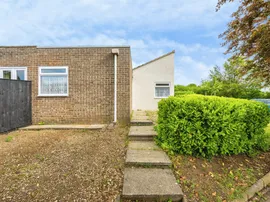 Upper Coombe, Linslade, Leighton Buzzard thumb 2