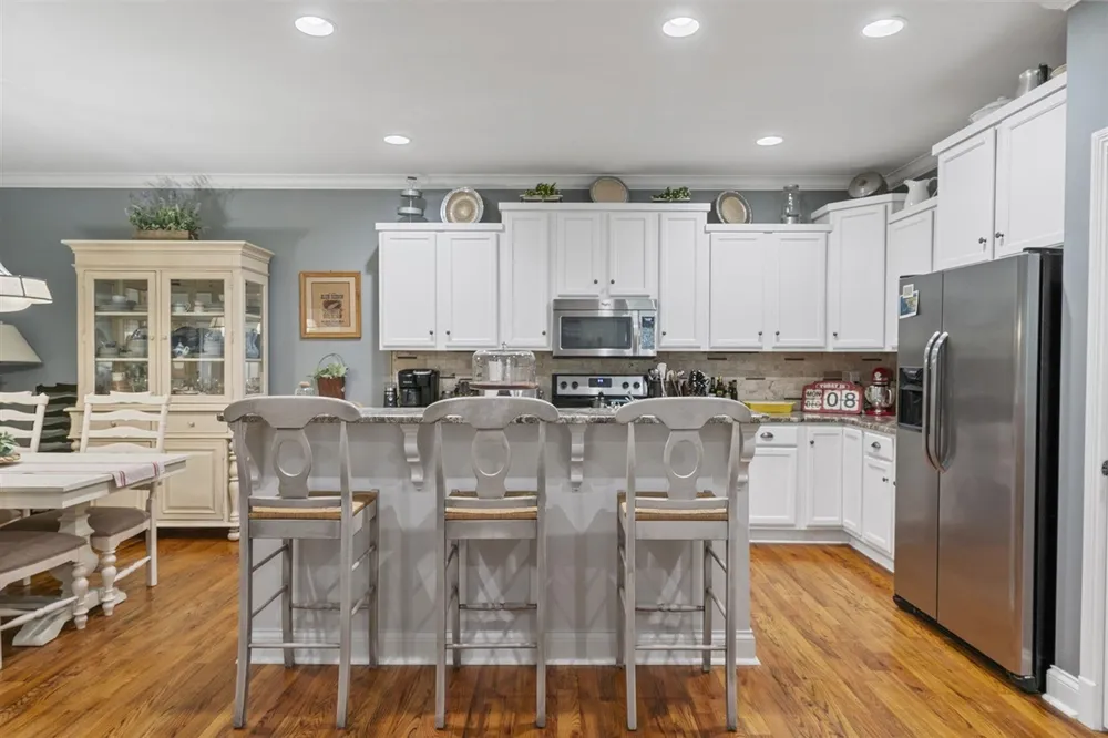 636 Constitution Dr, Bowling Green, KY 42103