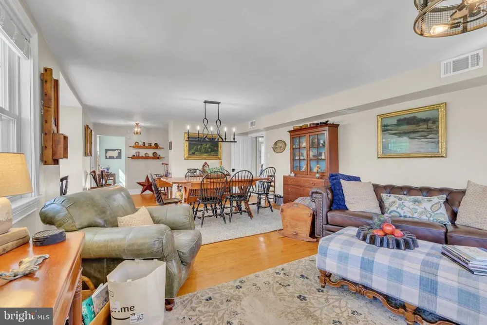 936 Big Oak Rd, Yardley, PA 19067