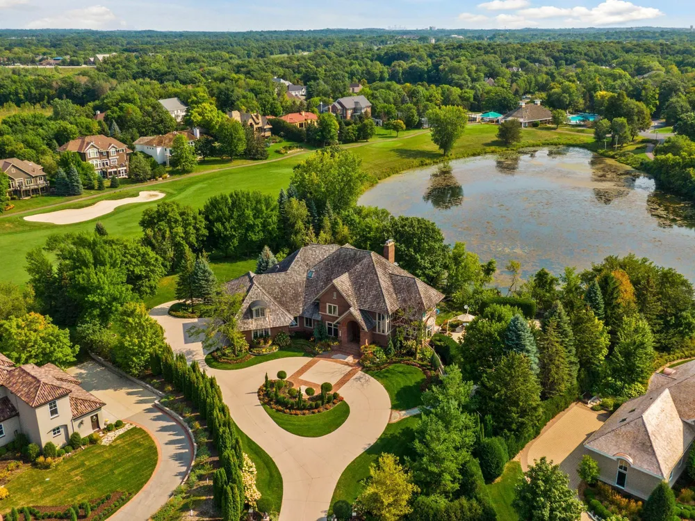 18313 Nicklaus Way, Eden Prairie, MN 55347