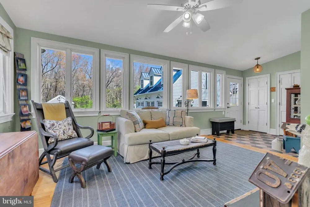 936 Big Oak Rd, Yardley, PA 19067