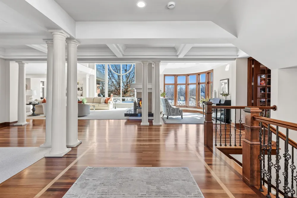18313 Nicklaus Way, Eden Prairie, MN 55347