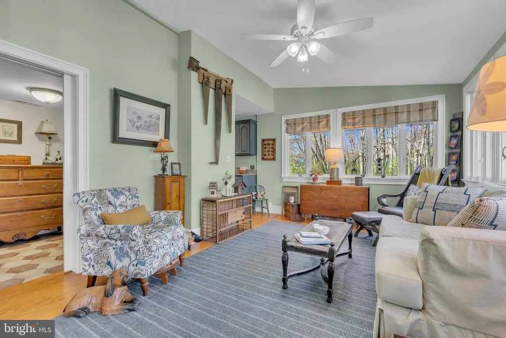 936 Big Oak Rd, Yardley, PA 19067