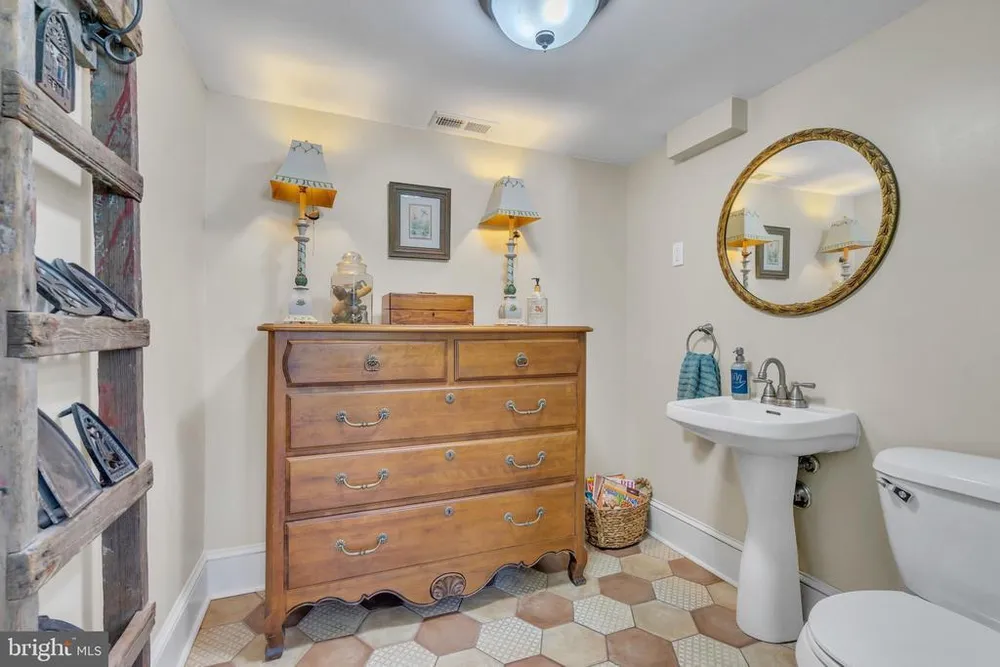 936 Big Oak Rd, Yardley, PA 19067