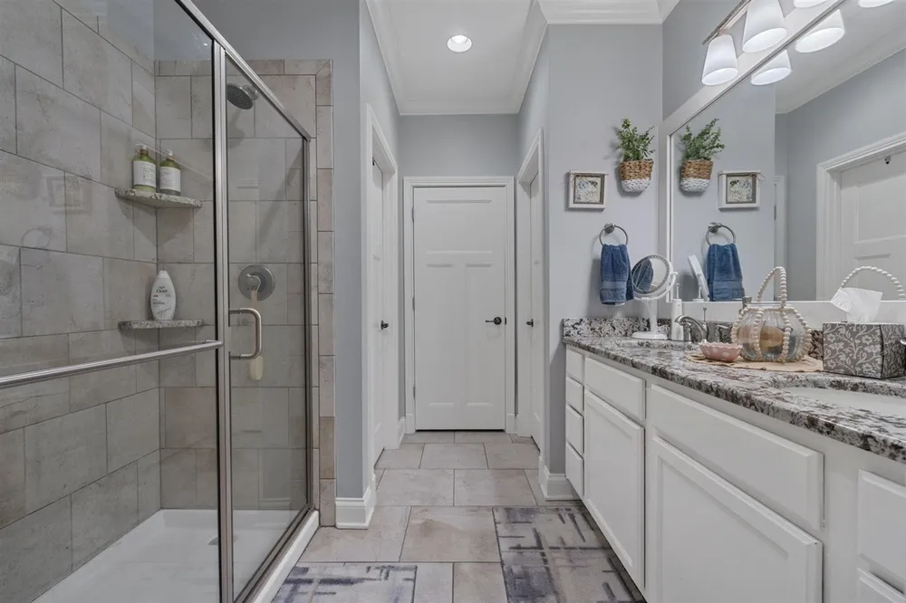 636 Constitution Dr, Bowling Green, KY 42103