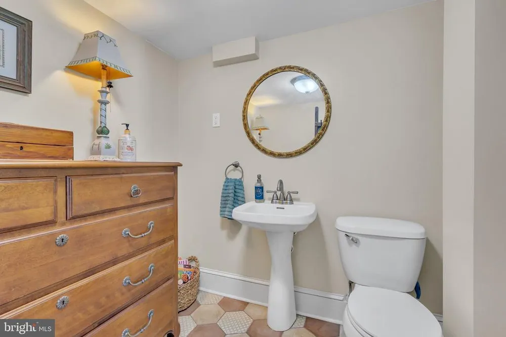 936 Big Oak Rd, Yardley, PA 19067