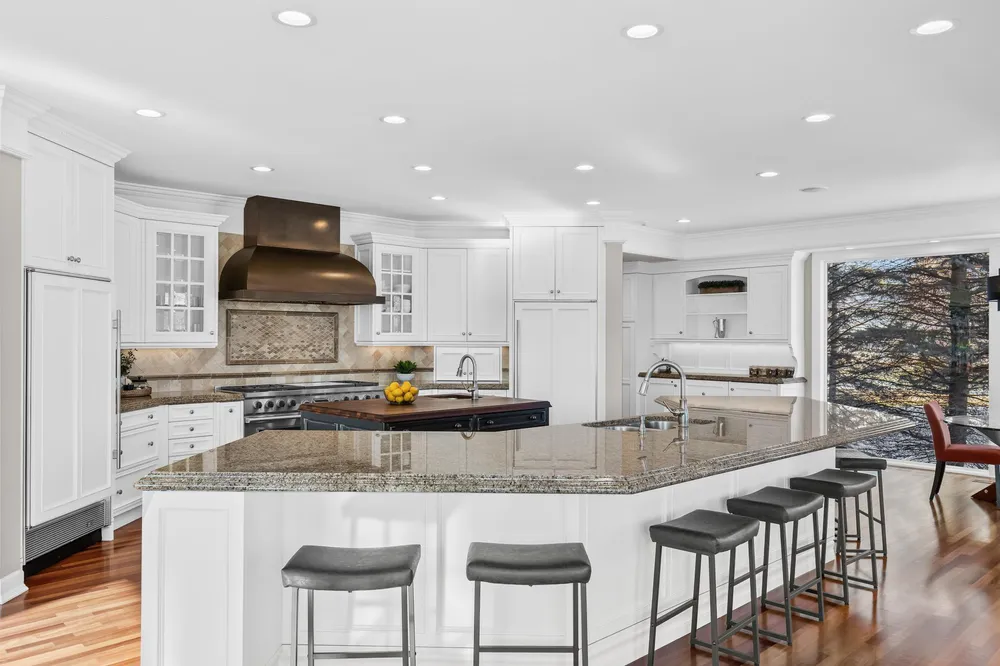 18313 Nicklaus Way, Eden Prairie, MN 55347