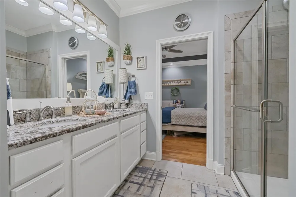 636 Constitution Dr, Bowling Green, KY 42103