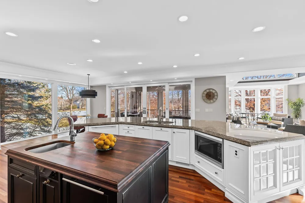 18313 Nicklaus Way, Eden Prairie, MN 55347