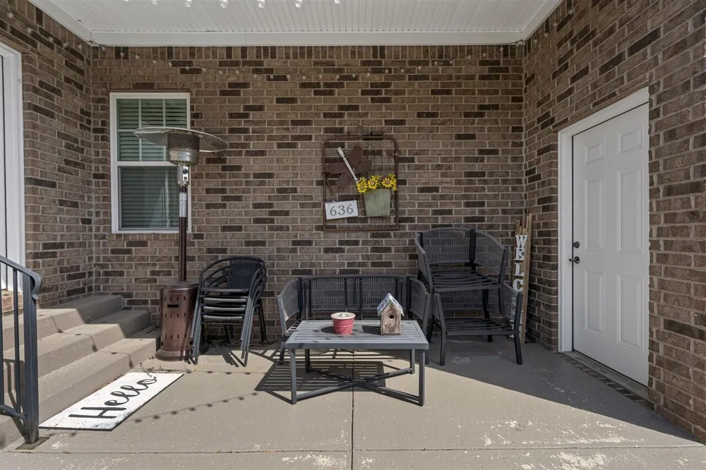 636 Constitution Dr, Bowling Green, KY 42103