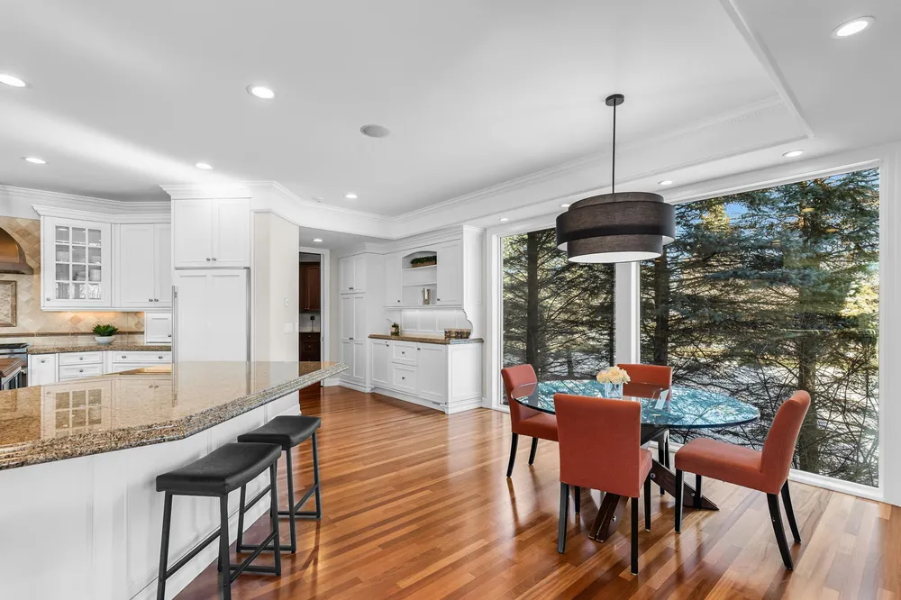 18313 Nicklaus Way, Eden Prairie, MN 55347