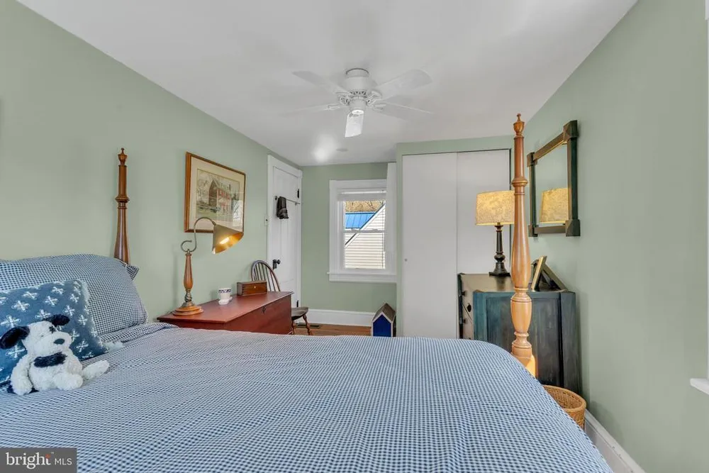 936 Big Oak Rd, Yardley, PA 19067