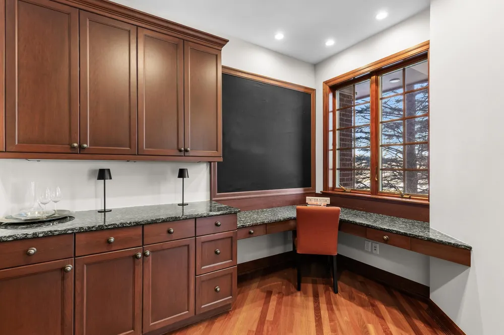 18313 Nicklaus Way, Eden Prairie, MN 55347
