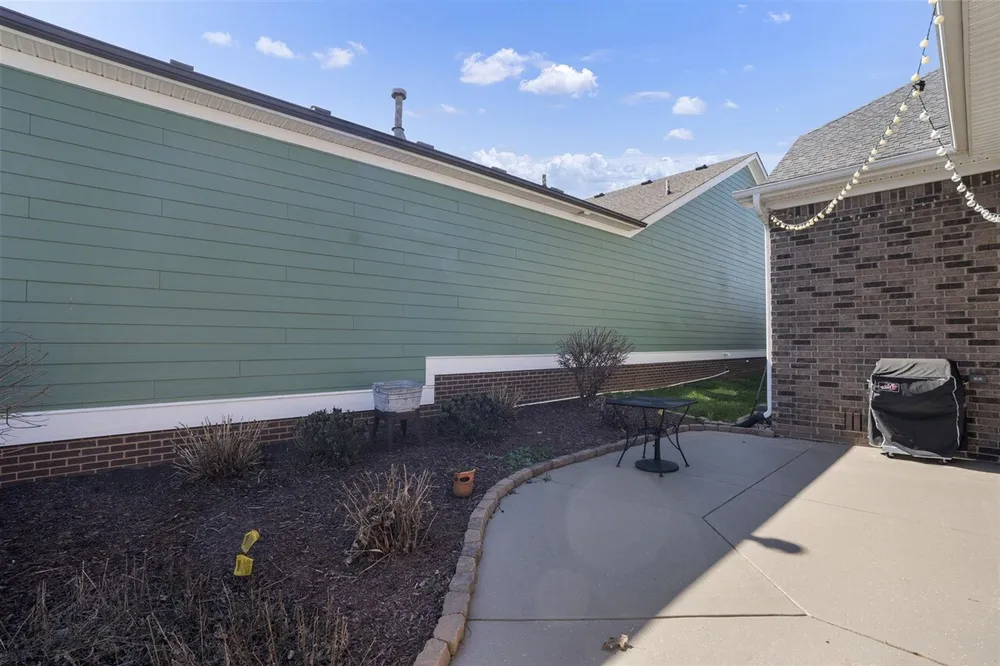 636 Constitution Dr, Bowling Green, KY 42103