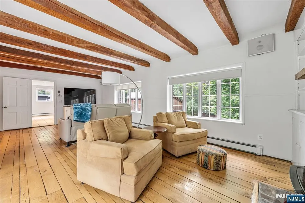 157 Chestnut Ridge Rd, Montvale, NJ 07645