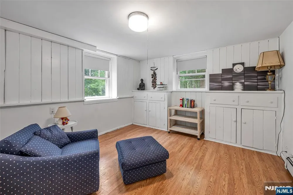 157 Chestnut Ridge Rd, Montvale, NJ 07645