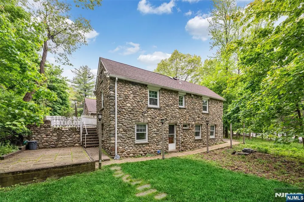 157 Chestnut Ridge Rd, Montvale, NJ 07645