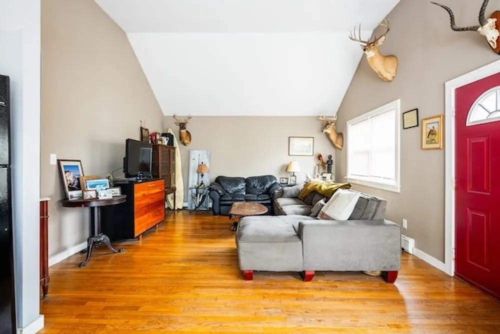 148 Wavecrest Dr, Mastic Beach, NY 11951