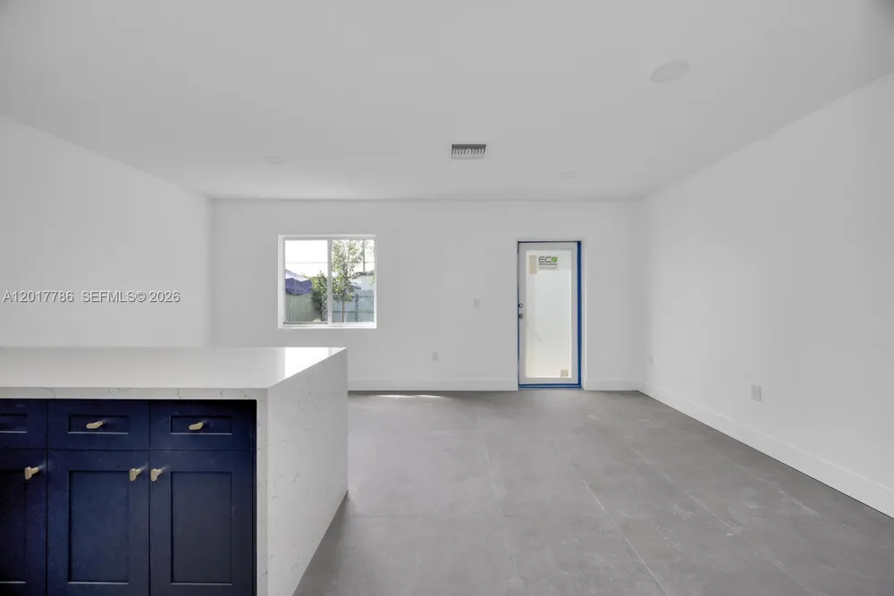 2778 NW 44th St, Miami, FL 33142