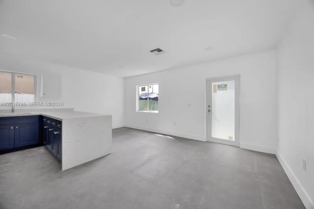 2778 NW 44th St, Miami, FL 33142