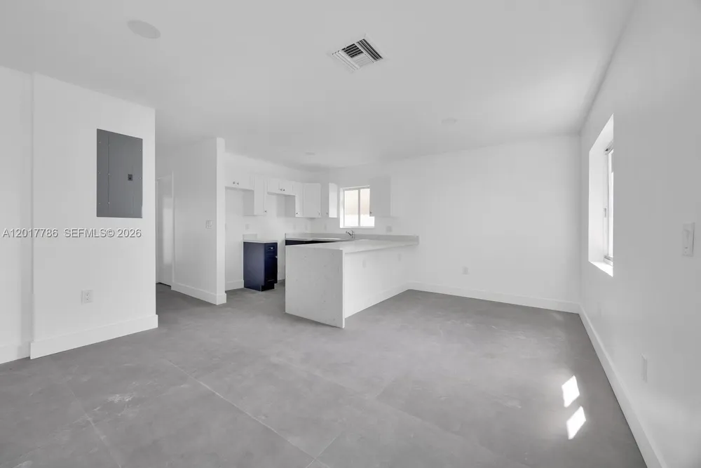 2778 NW 44th St, Miami, FL 33142