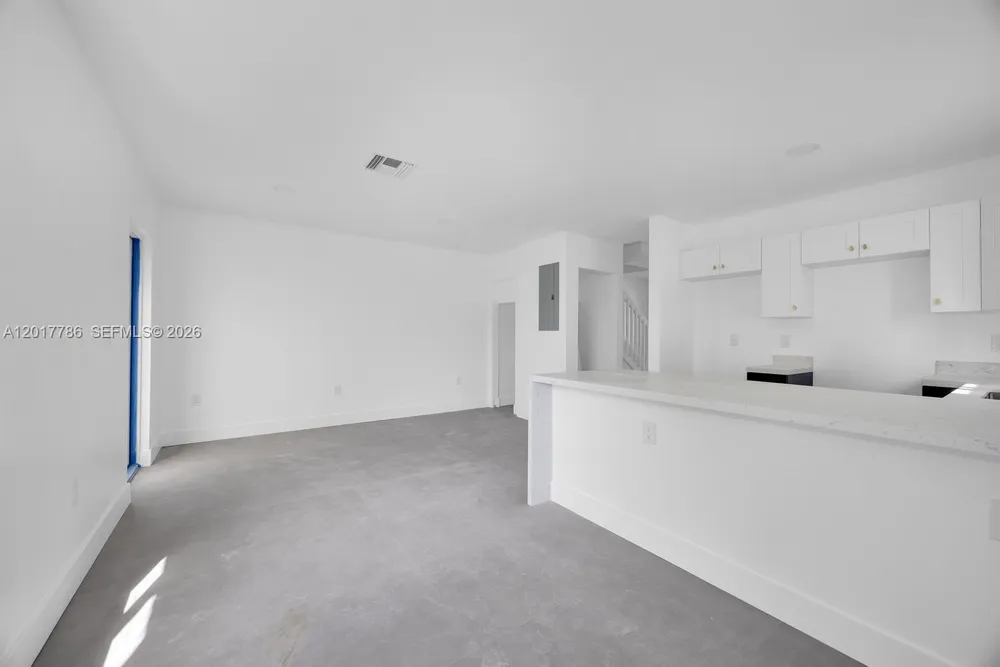 2778 NW 44th St, Miami, FL 33142