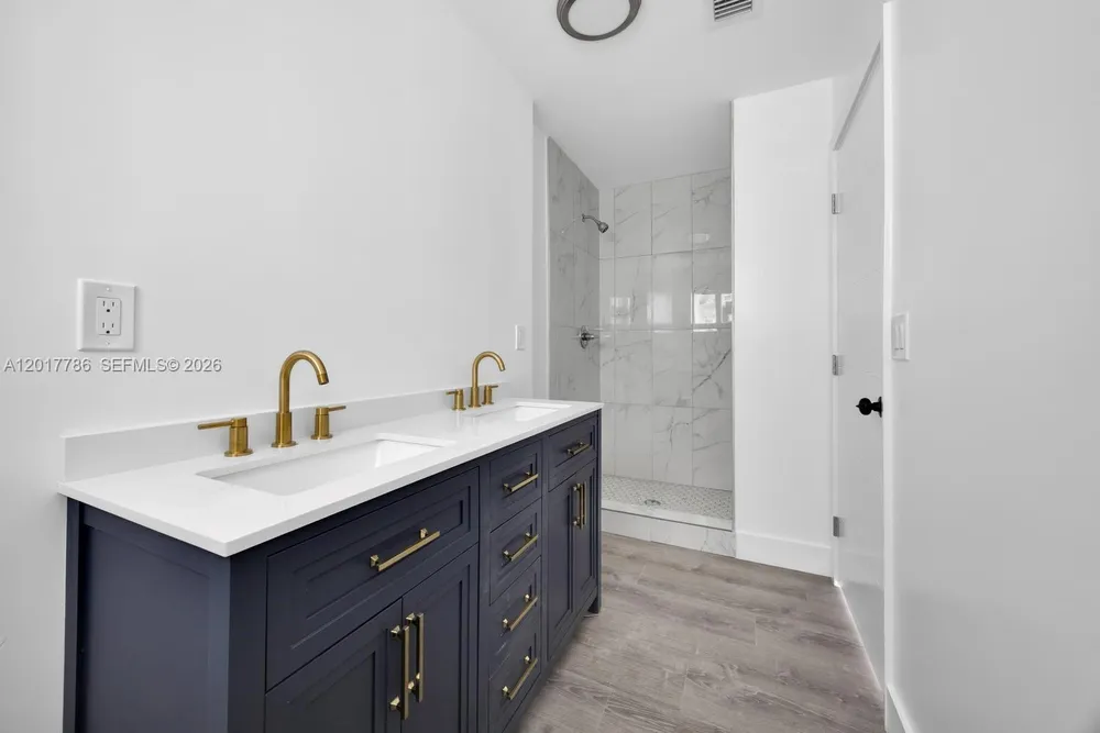 2778 NW 44th St, Miami, FL 33142