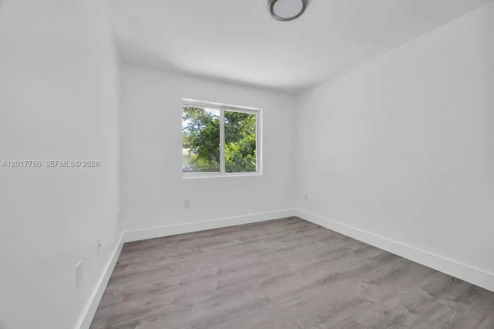 2778 NW 44th St, Miami, FL 33142