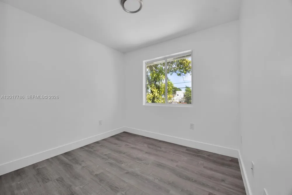 2778 NW 44th St, Miami, FL 33142