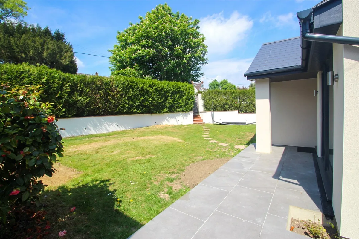 Satchell Lane, Hamble, Southampton, Hampshire, SO31