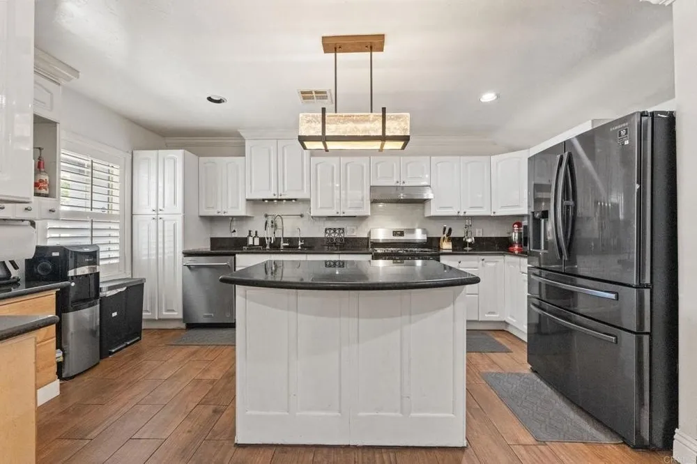 2055 Ensenada St, Lemon Grove, CA 91945