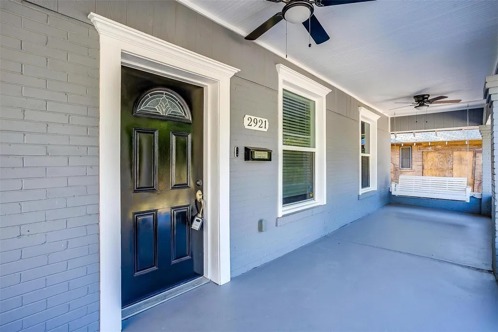 2921 S Jennings Ave, Fort Worth, TX 76110