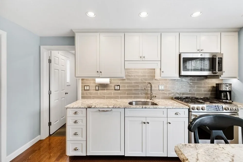 7 Wedge Ct, North Reading, MA 01864