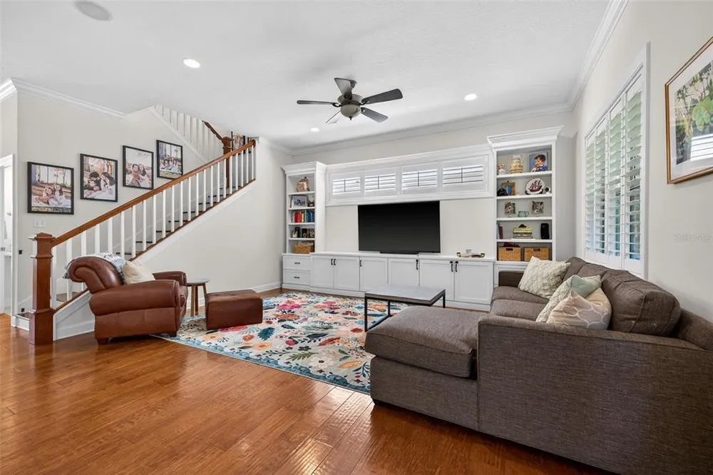 2812 W Paxton Ave, Tampa, FL 33611