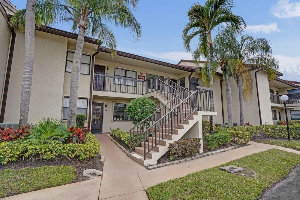 7674 Tahiti Ln, Lake Worth Beach, FL 33467