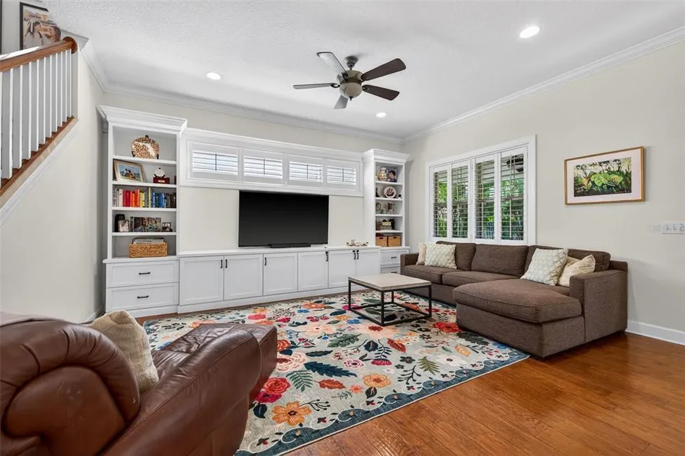 2812 W Paxton Ave, Tampa, FL 33611