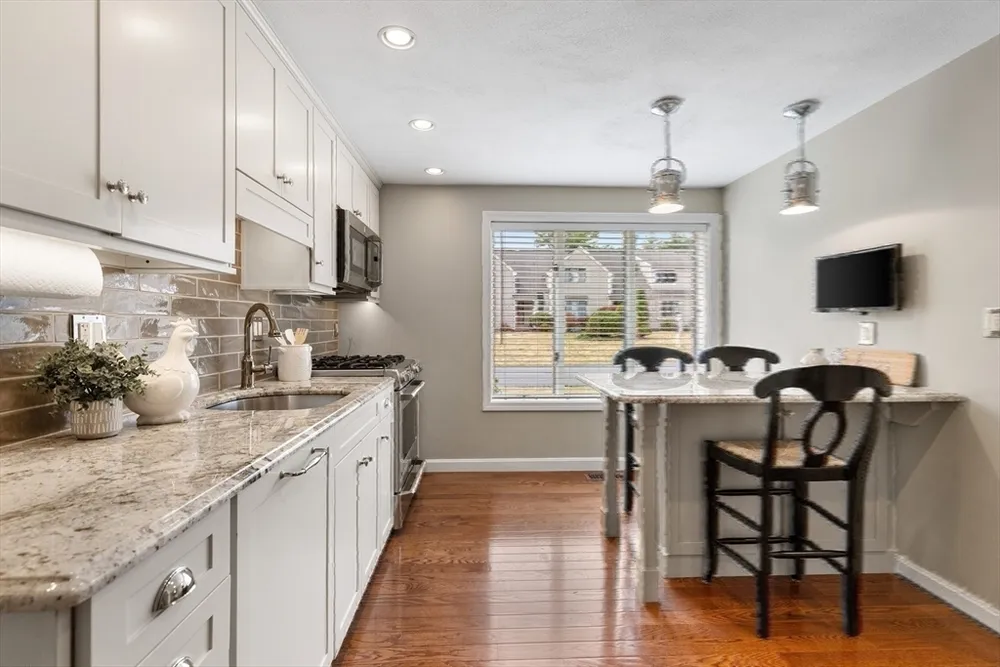 7 Wedge Ct, North Reading, MA 01864