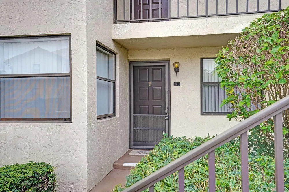 7674 Tahiti Ln, Lake Worth Beach, FL 33467
