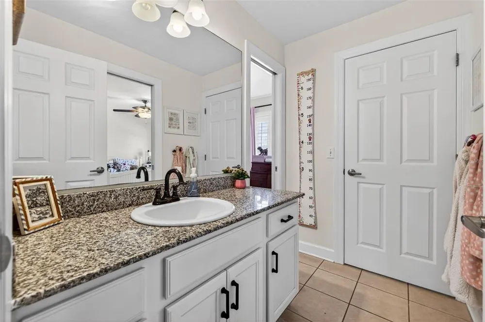 2812 W Paxton Ave, Tampa, FL 33611
